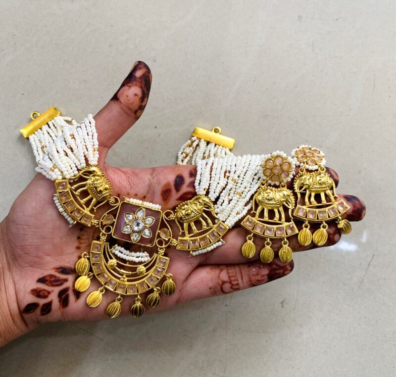 Vintage - yellow Kundan necklace